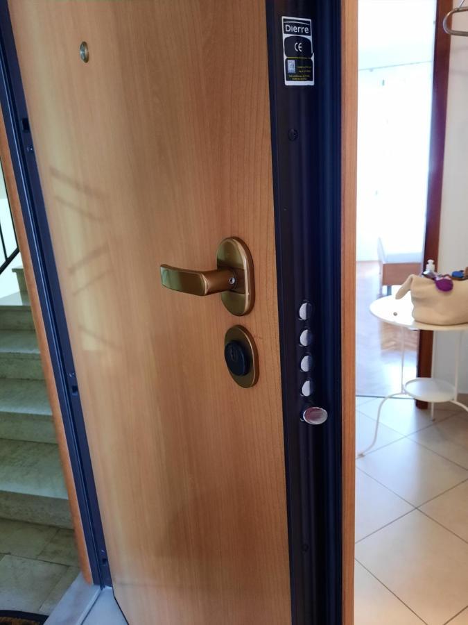 Apartman 洛夫兰 外观 照片
